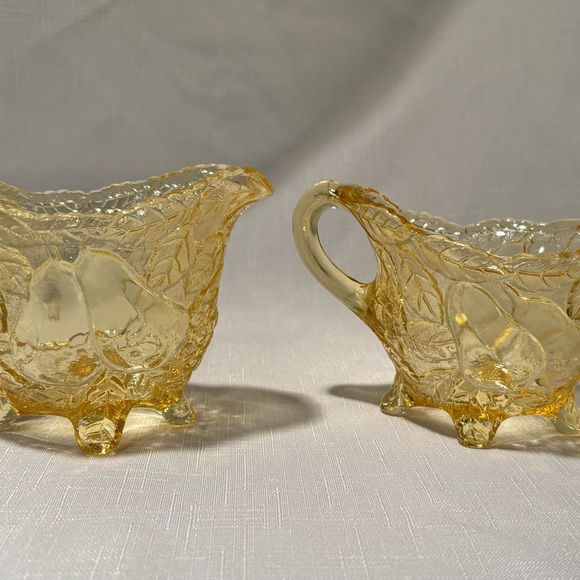 Vintage Indiana Glass Yellow Sweet Pear Sugar & Creamer - Picture 4 of 7
